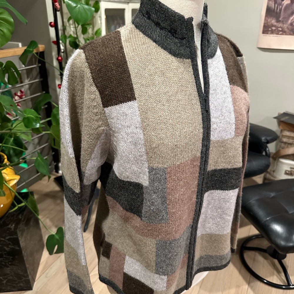 Like New Vintage Talbots Patchwork Pattern Zip-Up… - image 9